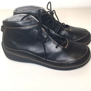 Duluth Trading Co Leather ankle boots size 11